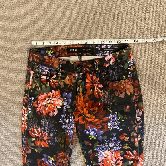Guess floral leggings. - Picture 8 of 11